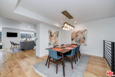5731 Topanga Canyon Boulevard #3 Photo